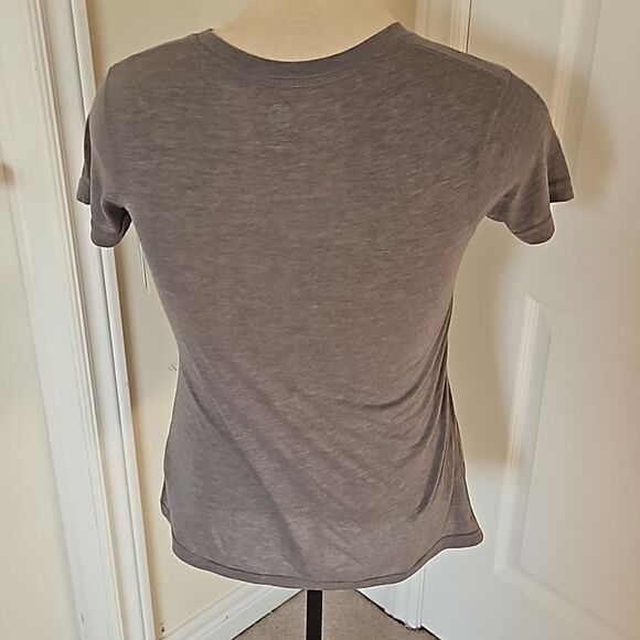 NHL Women's Hockey Logo Toronto Maple Leaf T-Shirt Medium Gray - Picture 4 of 16